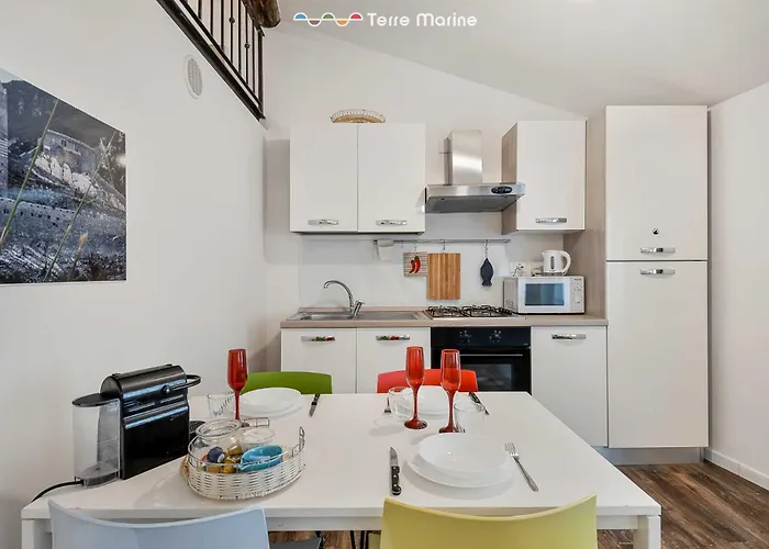 Maestrale 11, Terre Marine Apartment *